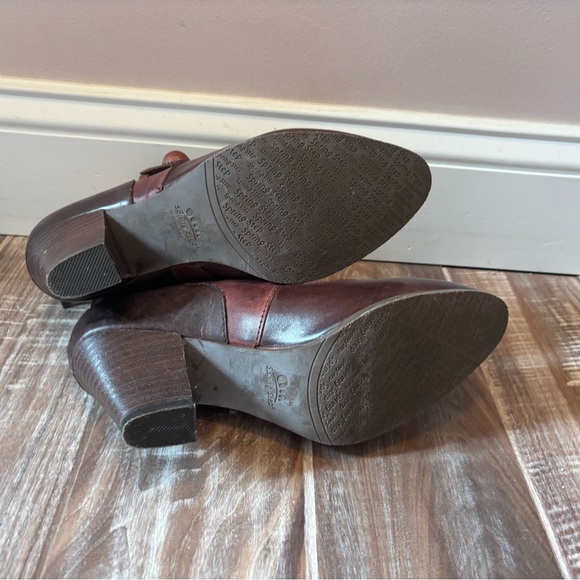 L'ATISTE Brown and Tan Heeled Boots with Vintage Design - Picture 4 of 4